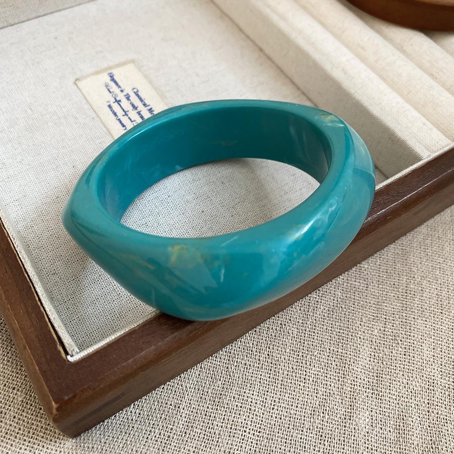European and American blue smudged acrylic bracelet niche retro exaggerated bracelet personality fashion design sense jewelry