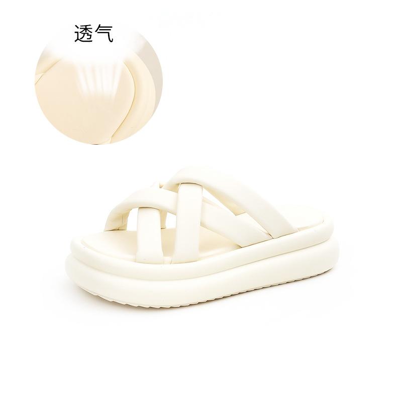 Outer slippers women's 2025 summer new fashion beach flat bottom comfortable versatile semi-small fragrant cool slippers