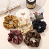 Seidensatin Retro Französisches Scrunchie - Groß Einfarbiges Haaraccessoire für Frauen