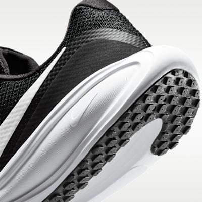 Nike Revolution 8 Black White