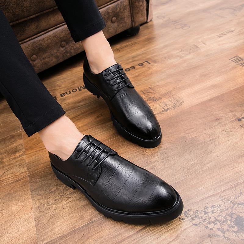 Außenhandel große Größe neue Lederschuhe Mode Herren Freizeitschuhe Trend Britischer Stil Business Anzugschuhe Trauzeugen Schuhe
