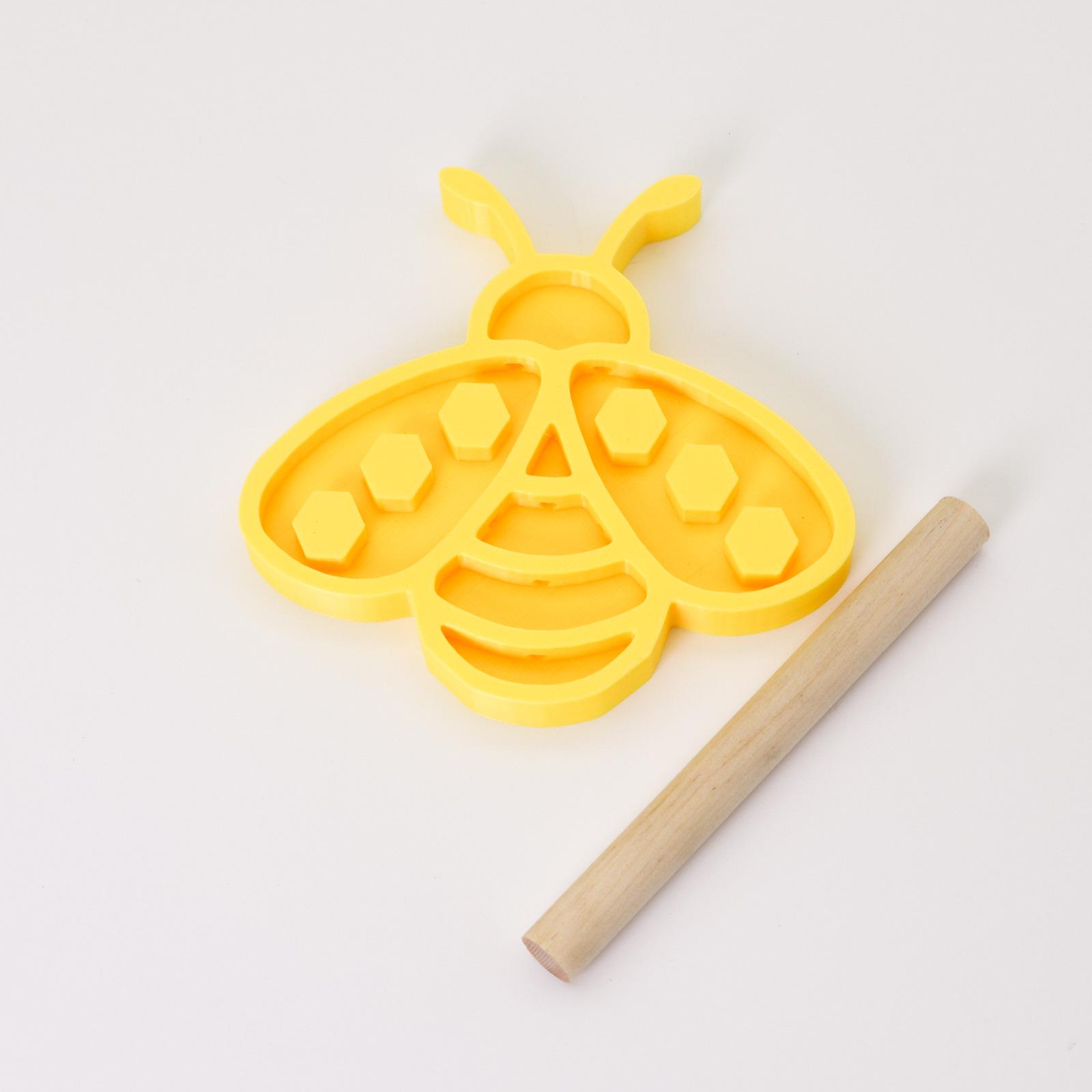 

New Insect Waterer Bee Beetle Insect Waterer with Stick Support Garden Gardening bee model a