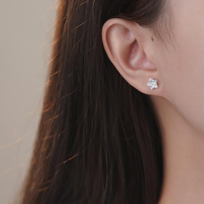 Flower Screw Ears for Women Fresh Sweet Simple Versatile Earrings High-end Earrings