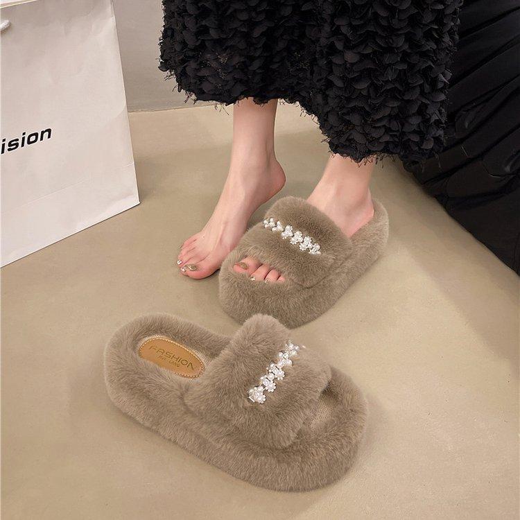 Internet celebrity pearl word fluffy slippers women wear 2025 new autumn and winter fairy wind plush cotton slippers