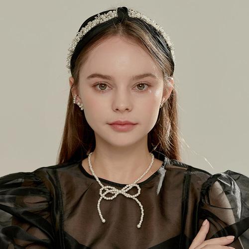 Besty Ballon Pearl Ribbon Necklace