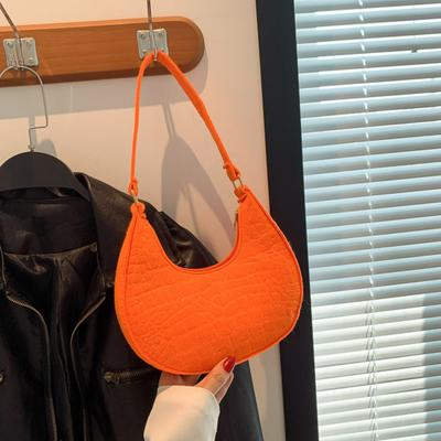 Petit Sac Hobo pour Femme Sac à Bandoulière Croissant Rétro Feutre Couleur Unie Décontracté Porte-Téléphone pour Sorties Quotidiennes Travail Voyage Fêtes