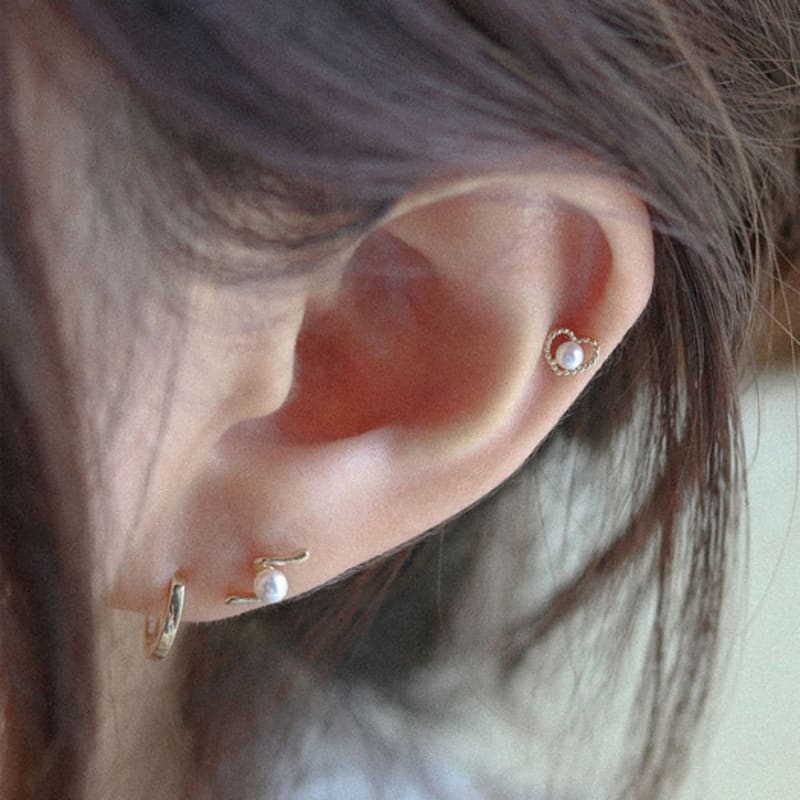 youngglow 14k heart dot line pearl piercing