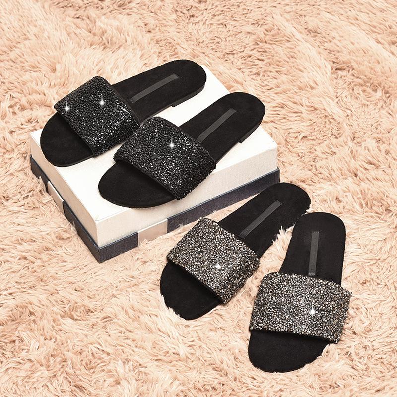 Flat-bottomed rhinestone slippers outer wear summer 2025 new fashion versatile special large size 41-45 Internet celebrity sandals ins tide