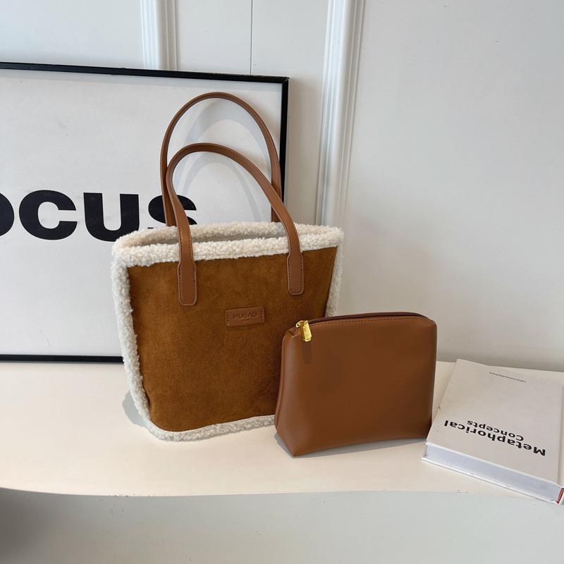 Ретро Повседневная Женская Сумка на Плечо Большой Вместимости 2023 Новая Высококачественная Плюшевая Сумка-Ведро Сумка для Поездок коричневый