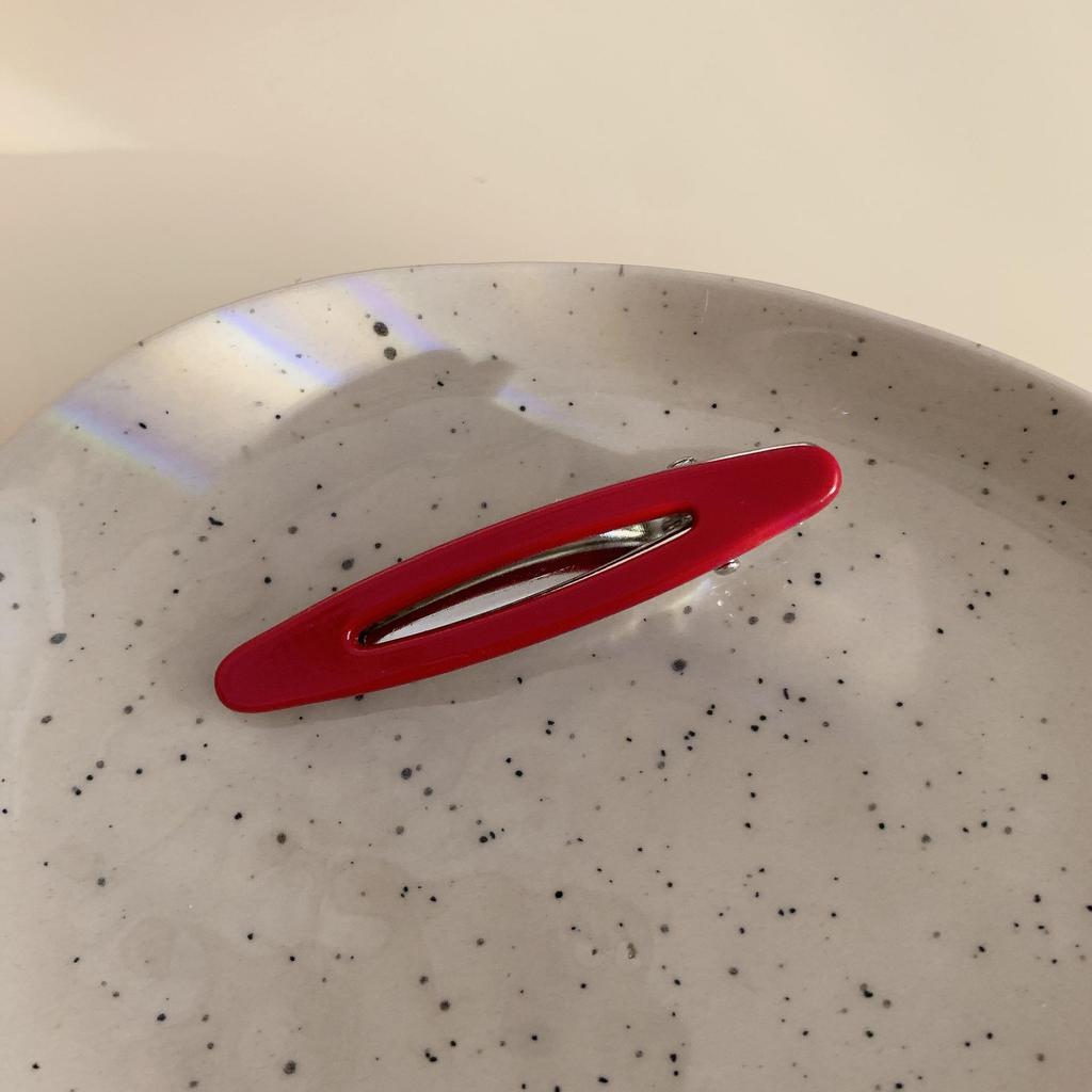 Acetate Hollow Oval Hair Clip - Simple Girly Duckbill for Bangs & Wispy Hair.
