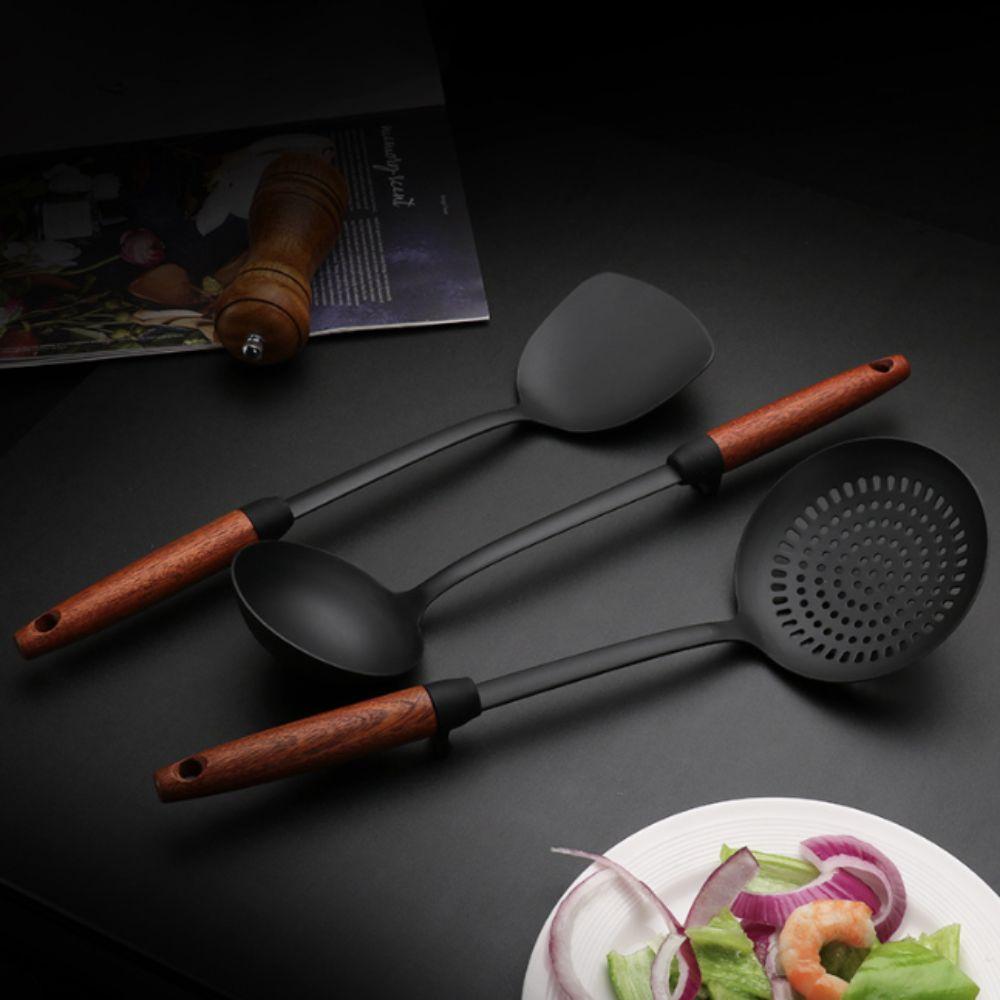 Heat-resistant Iron Wok Spatula Wood Long Handle Strainer Spoon Frying Scoop Chinese Restaurant