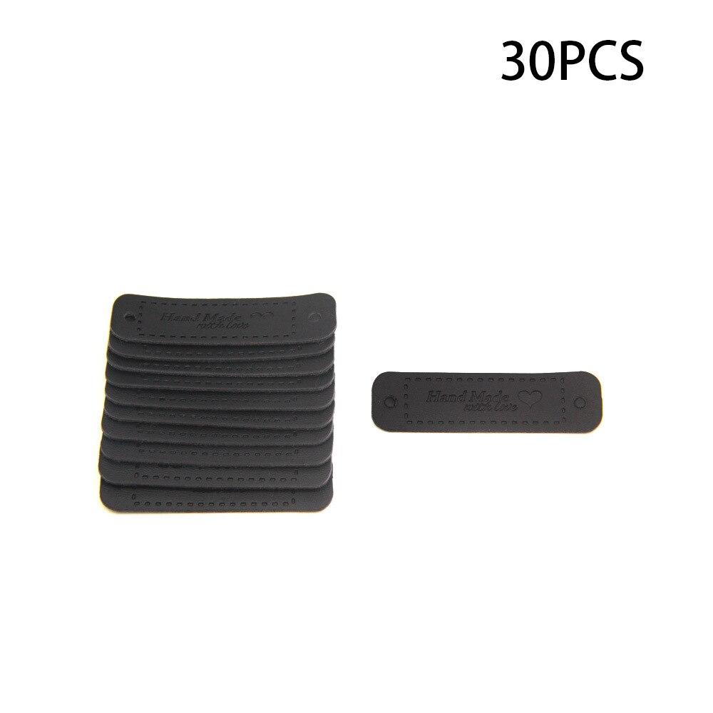 30 sztuk PU skórzane tagi DIY ręcznie robione litery wzór z sercem miłosnym przyszyć etykiety zdobienie akcesoria dziewiarskie rzemiosło