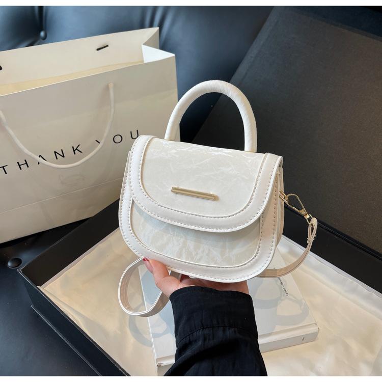 Silver Bag Women's 2025 New Fashion Niche Design Shoulder Messenger Bag High-end Women's Portable Saddle Bag