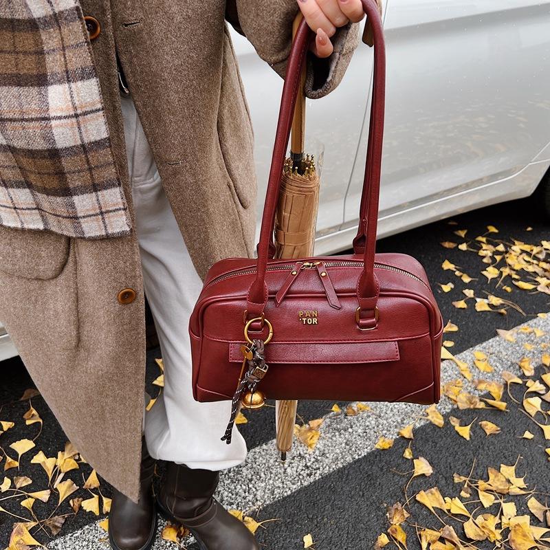 Large-capacity bag women's casual versatile 2025 new spring and summer shoulder armpit bag women's commuter pillow bag