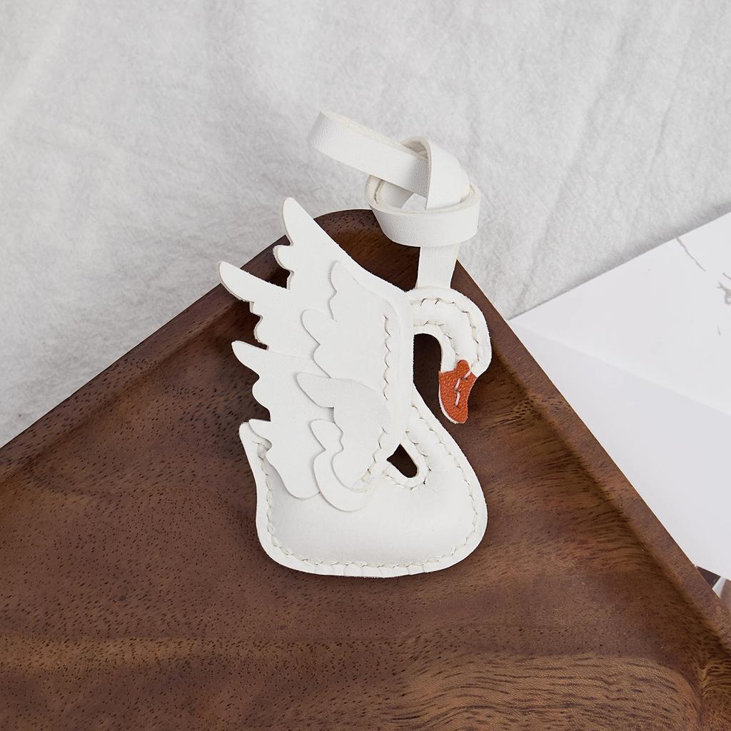 Handmade Real Leather Black And White Swan Couple Keychain Gift Cute Decoration Suitable For Bag Exquisite Charm Bag Accessories