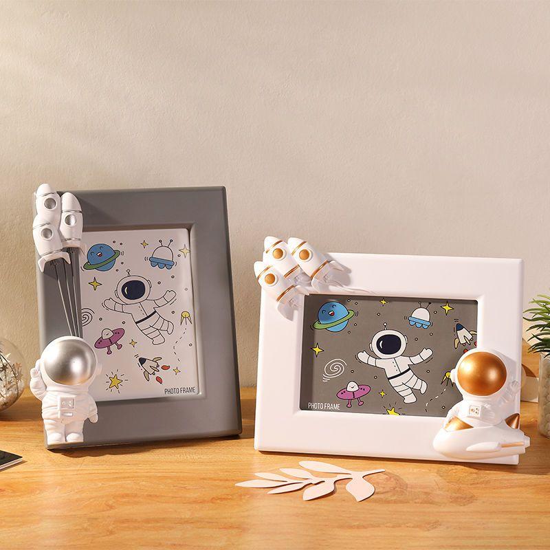 7 Inch Astronaut Picture Frame,Cute Cartoon Children's Frame,Plastic Relief Horizontal Plate Vertical Plate Picture Frame