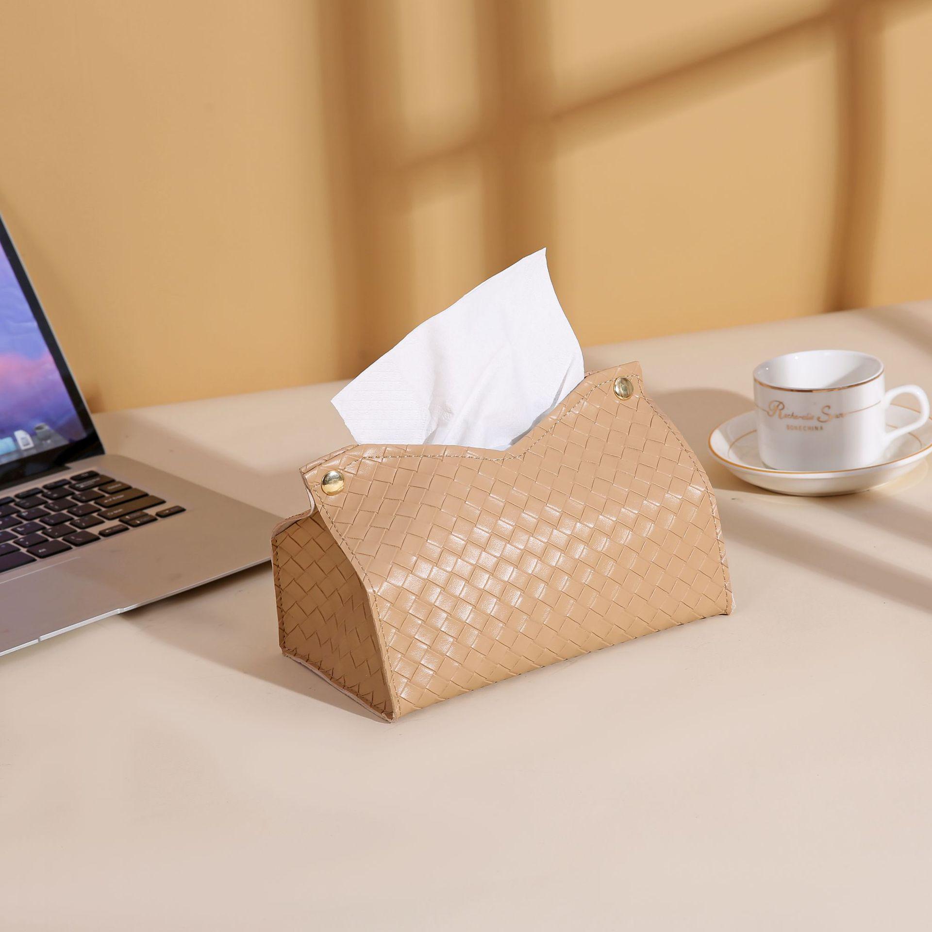

Elegant Woven Leather Tissue Box for Home or Bathroom Use 20x12x13cm 85g