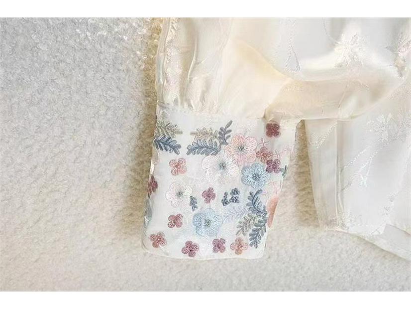 Women's 2024 National Style Jacquard Top: Spring/Autumn Stand Collar High-End Shirt