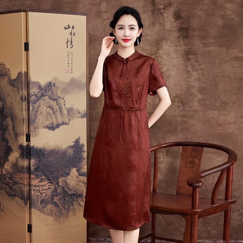 

Красная бабочка Ароматное облако Пряжа Новое шелковое платье Большой размер Вышитая юбка из тутового шелка 4XL красный