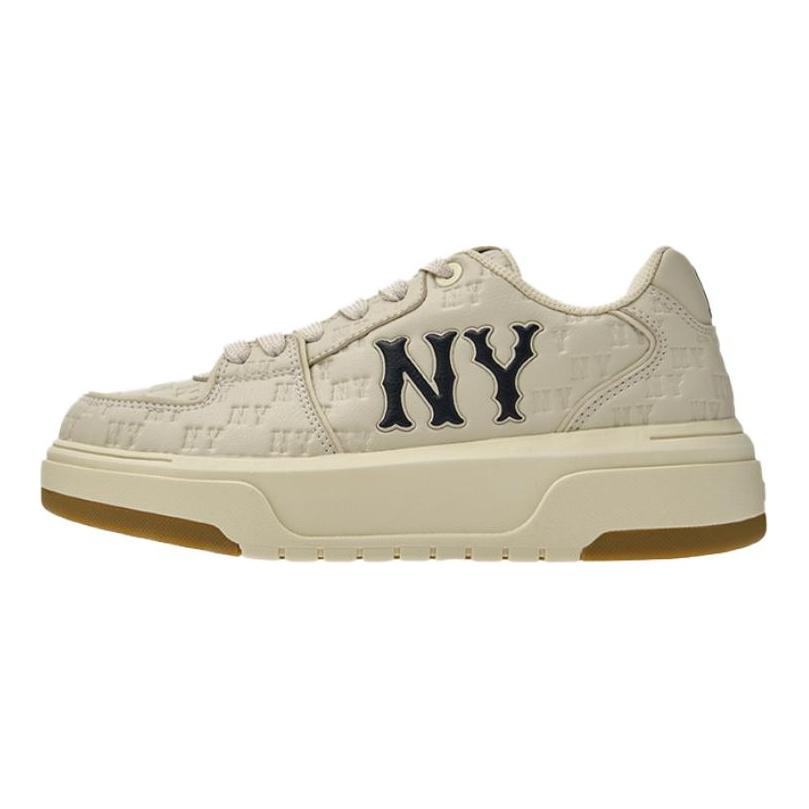 MLB New York Yankees Slip Resistant Abrasion Resistant Low top Skateboard Shoes Unisex Ivory 3ASXE015N-50CRS