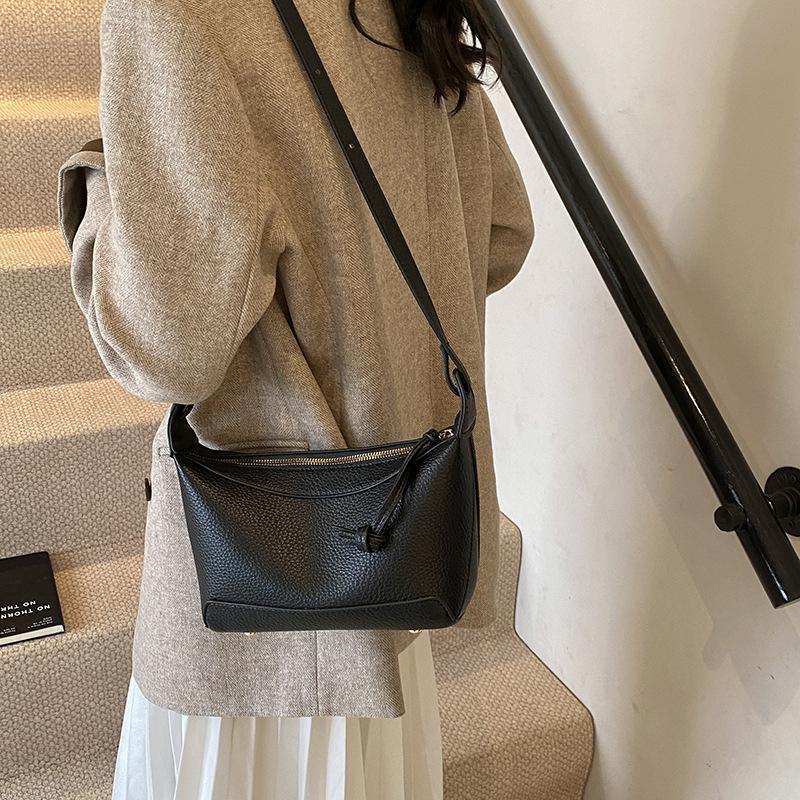 Fashion underarm dumpling bag women's new simple casual shoulder bag 2025 niche high-end women's bag