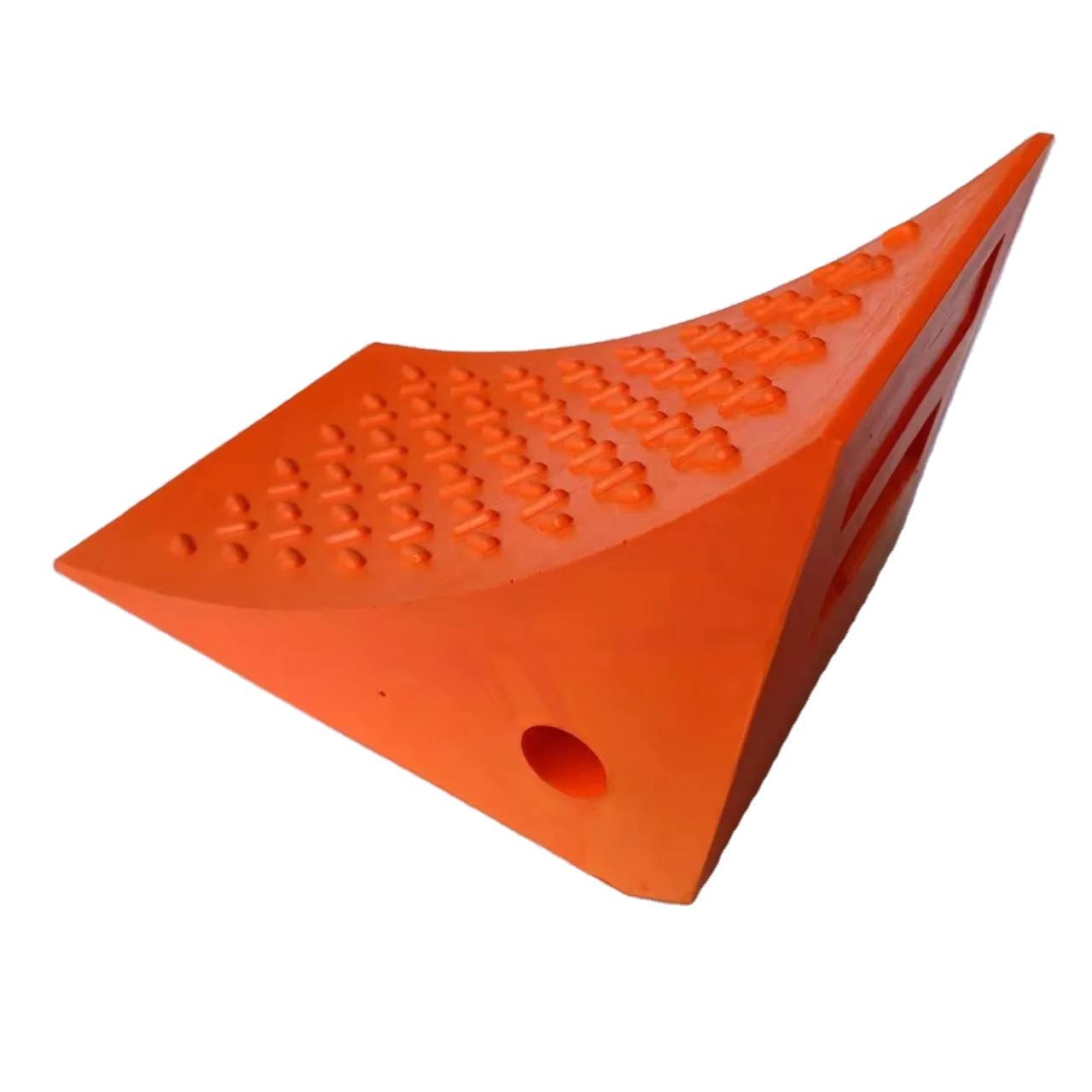 Loading 20 Ton Truck Urethane Wheel Chock Stopper urethane