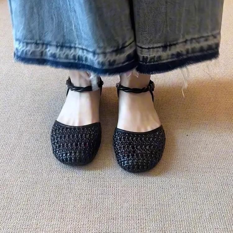 Spot version~ French woven hollow design outer wear soft leather sandals women's word with camellia round head flats