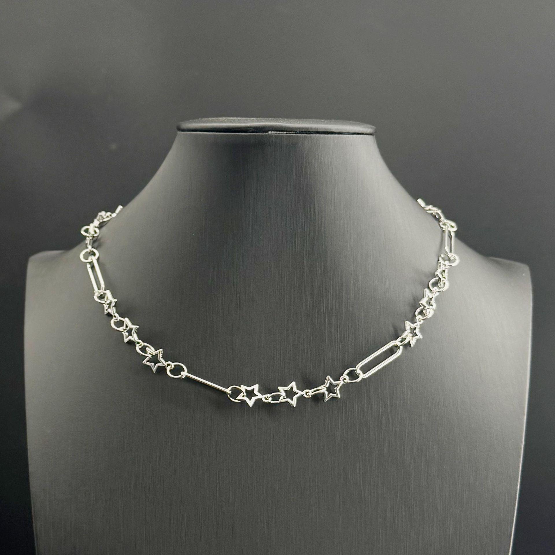 Unisex Retro Hip Hop Punk Star Clavicle Chain Necklace - Thick, Creative, European & American Style.