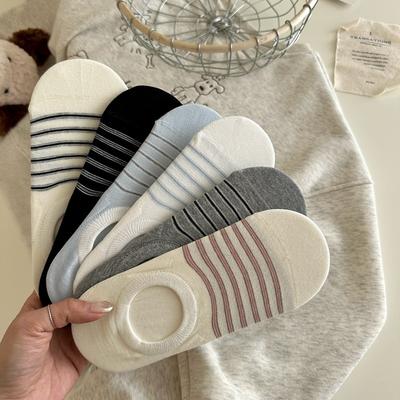 Çoraplar ve tuhafiye – Çoraplar