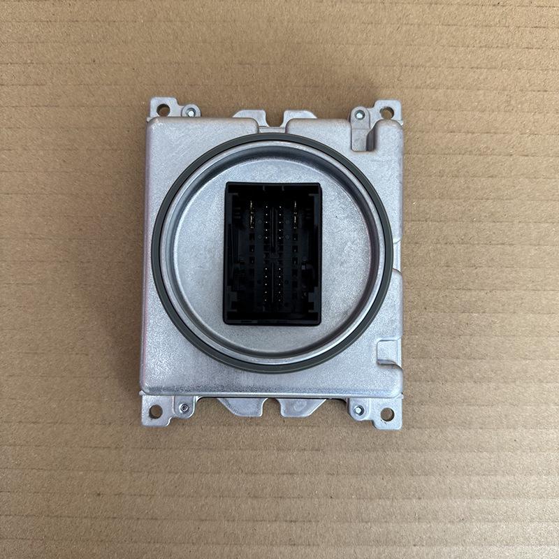 Original Volkswagen Scheinwerfer-Steuermodul kompatibel mit verschiedenen Modellen.