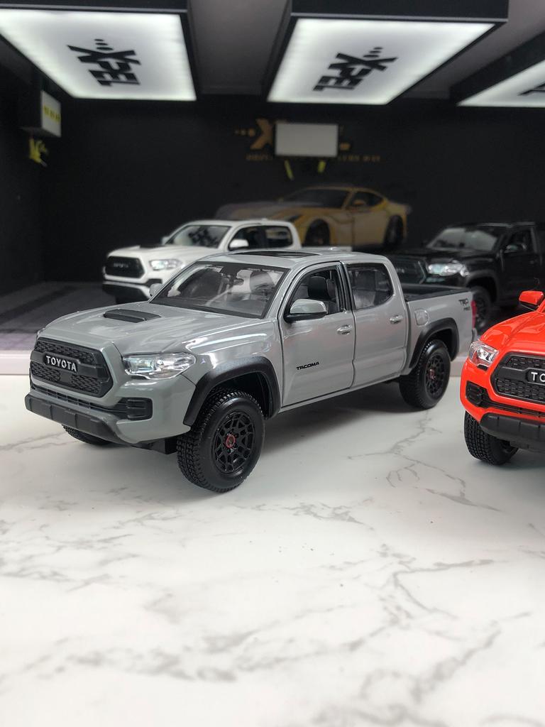 DTEZTU1 Maisto 1:27 Toyota Tacoma TRD Pro 2023 Car Model, Zinc Alloy Metal Decoration, Collectible Gift Car