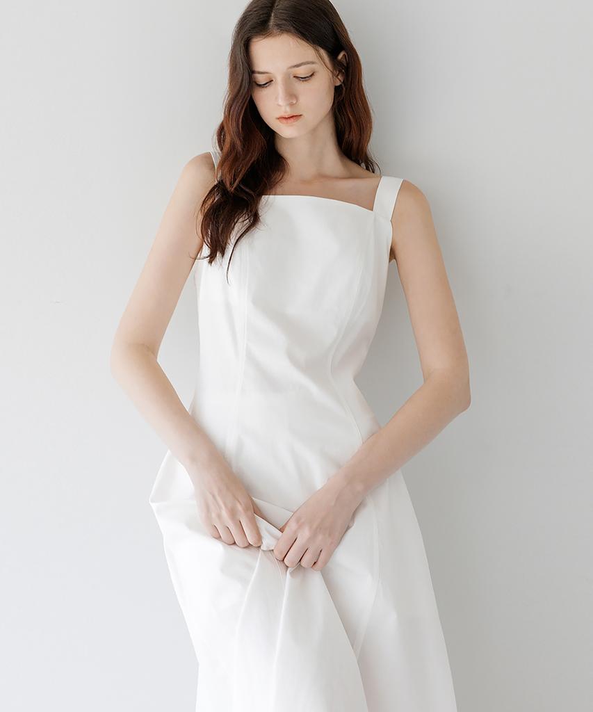 THEELO Sleeveless Flare Dress (White)