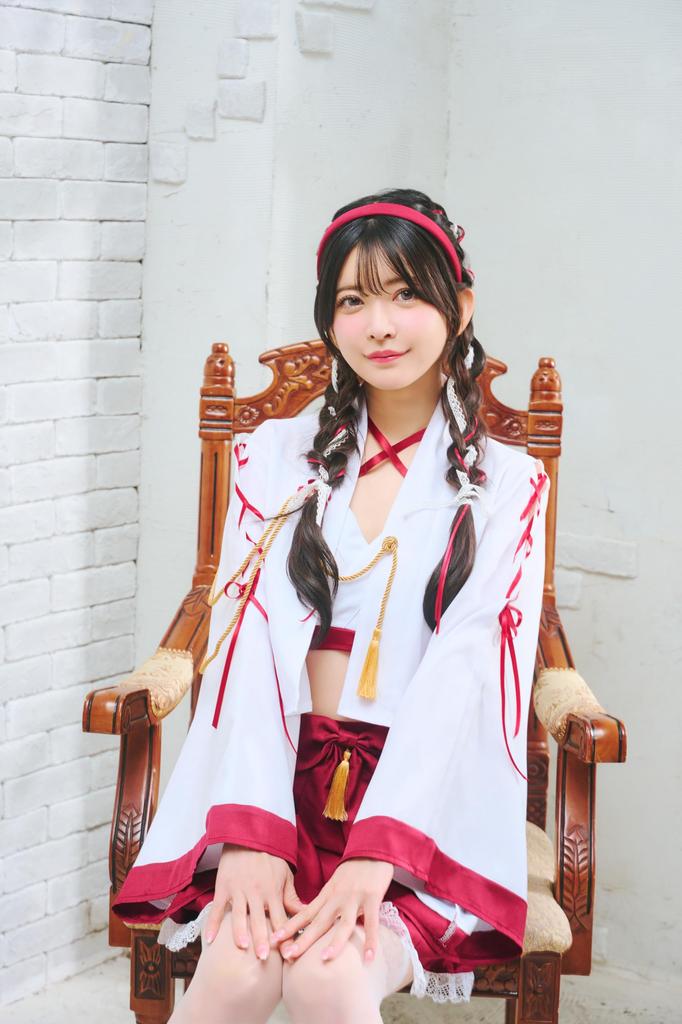 Clearstone Halloween Cosplay Costume - Women's Haori Shrine Maiden Costume (Red)