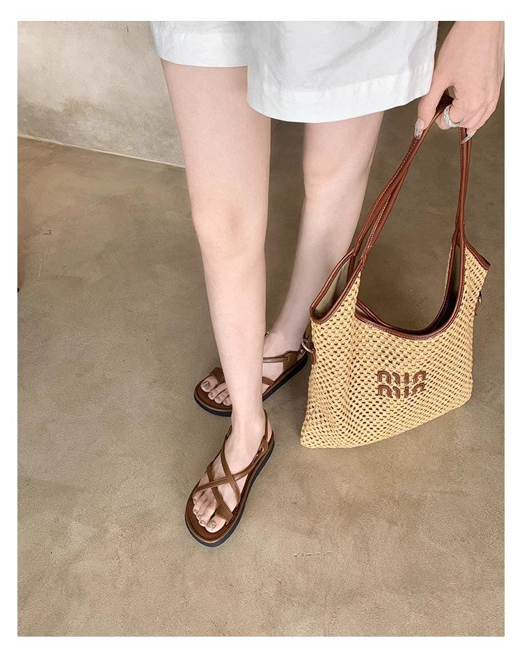 

Flat-soled sandals women wear new Korean version of French gentle fairy style versatile casual beach Roman shoes in summer 40 темно-коричневого кольору