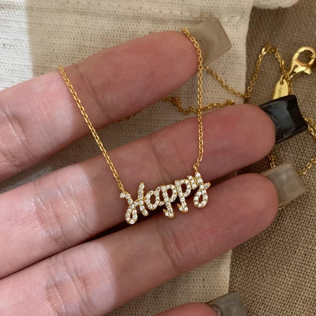 

2026 Super Flash Happy Letter Pendant Necklace Retro Fashion Simple Daughter Gold Feeling Autumn and Winter Temperament Collarbone Chain Woman 45CM