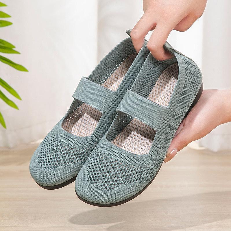 Summer new breathable old Beijing cloth shoes women's soft sole comfortable mother shoes hollow flat casual mesh shoes children