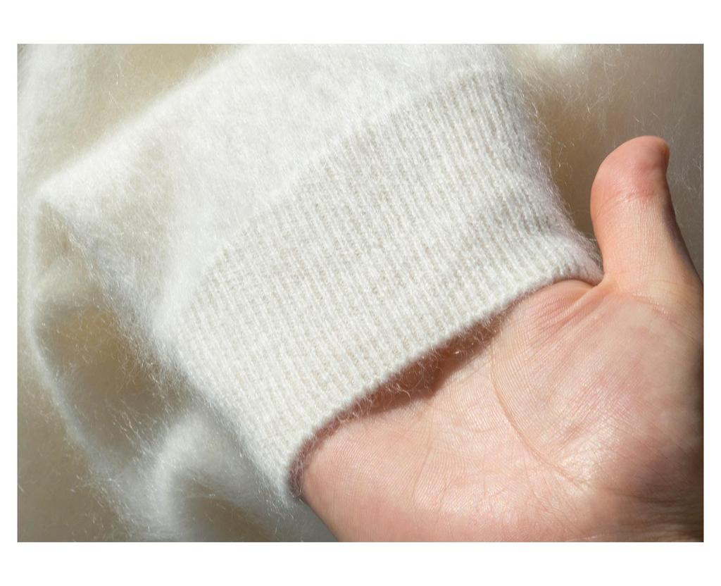 Women's 100% Pure Goat Cashmere Flocked Round Neck Sweater - Long Sleeve Solid Color Pullover
