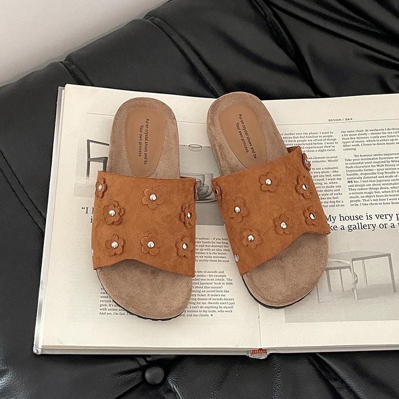 

Мода и литература одно слово цветок с открытым носком крутые шлепанцы женские 2025 лето новые на толстой подошве для улицы универсальные сандалии женская обувь 42 коричневый