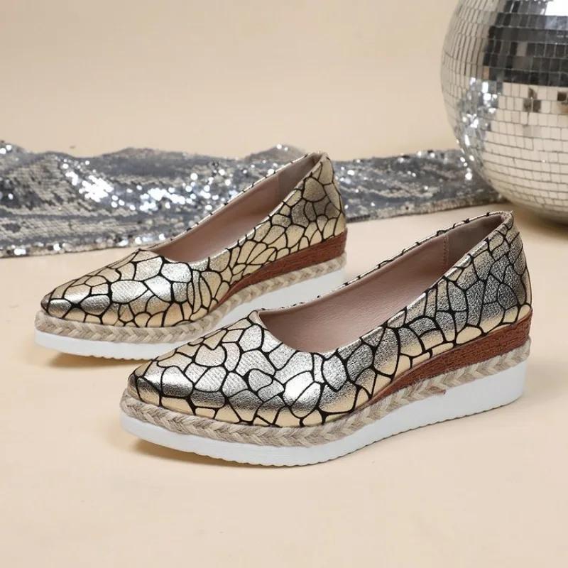 

Fashion Slope Heel Shoes Spring New Style Pointed Head Shallow Mouth Straw Plaited Sole Soft Sole Non-slip Heel Shoes 43 золотий