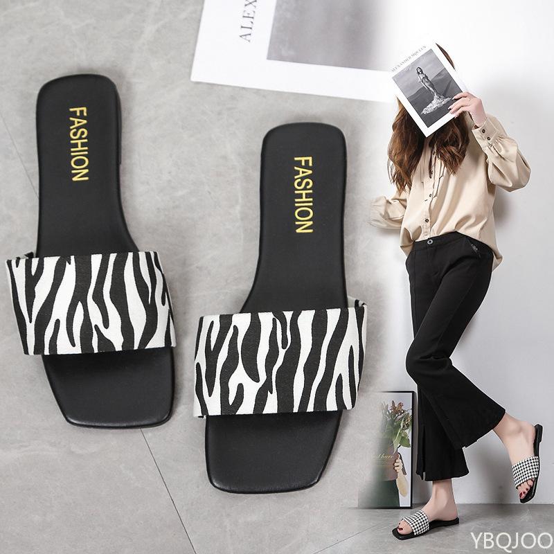 Fashion Ladies Designer flat Slippers Summer new casual shoes Luxury Holiday beach slippers Fashion lightweight Women's sandals Zapatos