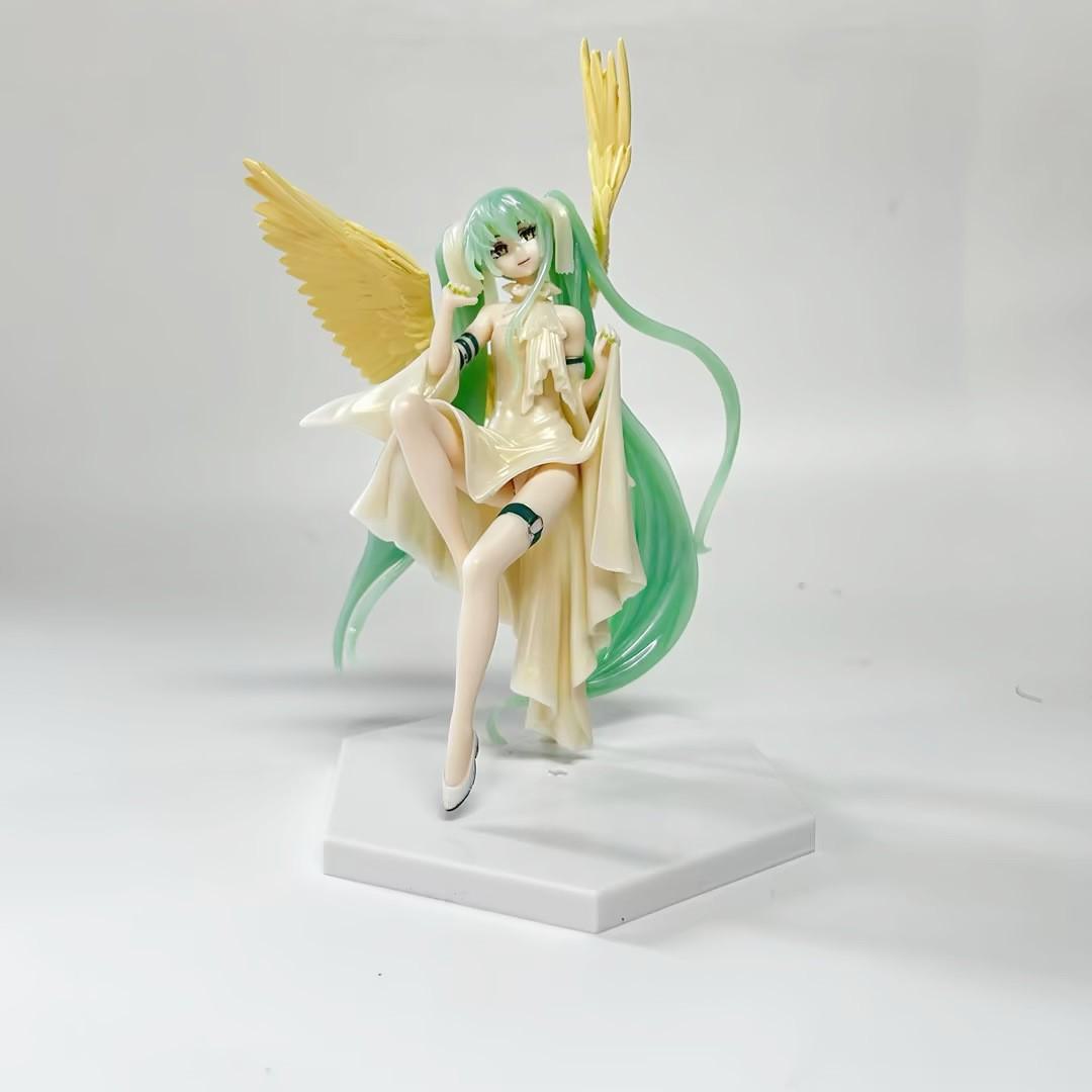 

Фигурка Хацунэ Мику Русалочка из сказки «Страна чудес» с большой ушастой собакой и украшением в виде сакуры Мику