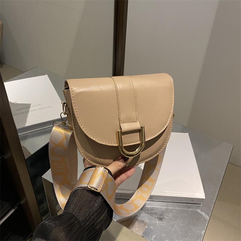 Small Bag Women's Autumn Simple Women's Bag 2025 New Trendy Fashion Messenger Bag Foreign Style One Shoulder Underarm Saddle Bag