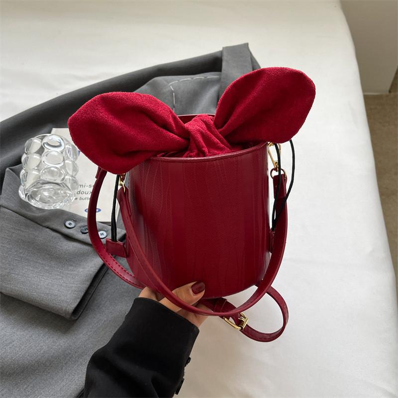 Trendy Korean Style Handbag 2023 New Arrival Soft-medium Hardness красный