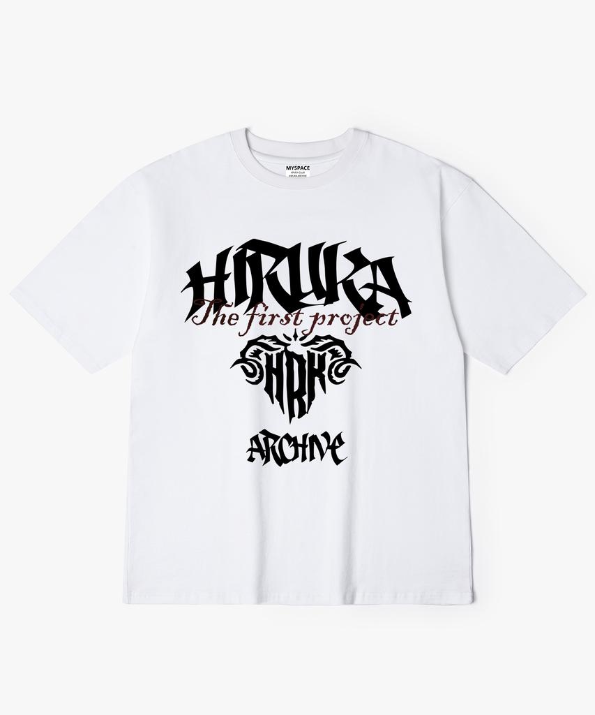 Hilukaakaibeu Goat Lettering Short Sleeve T-Shirt