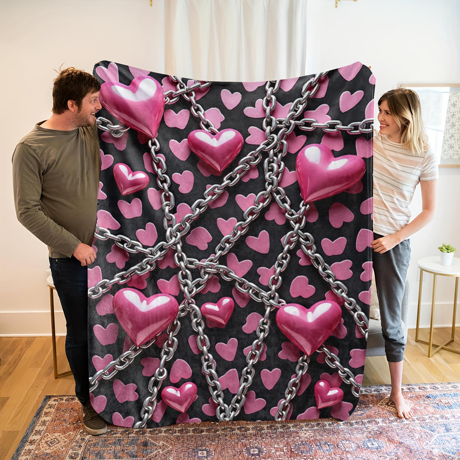 

1pc Pink Chain Heart Pattern Flannel Blanket - Soft Breathable Polyester, Contemporary Style, Machine Washable, All-Season 75x90cm