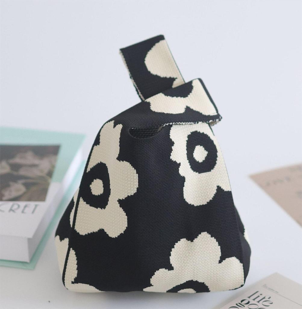 Chic Portable Knitted Handbag - Xiaohongshu Recommended Cute Style