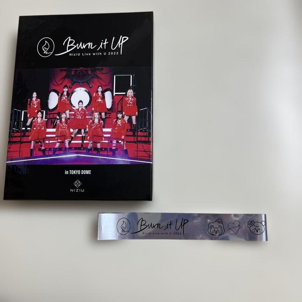 [USED] NiziU "Burn it up" Blu-ray 2022