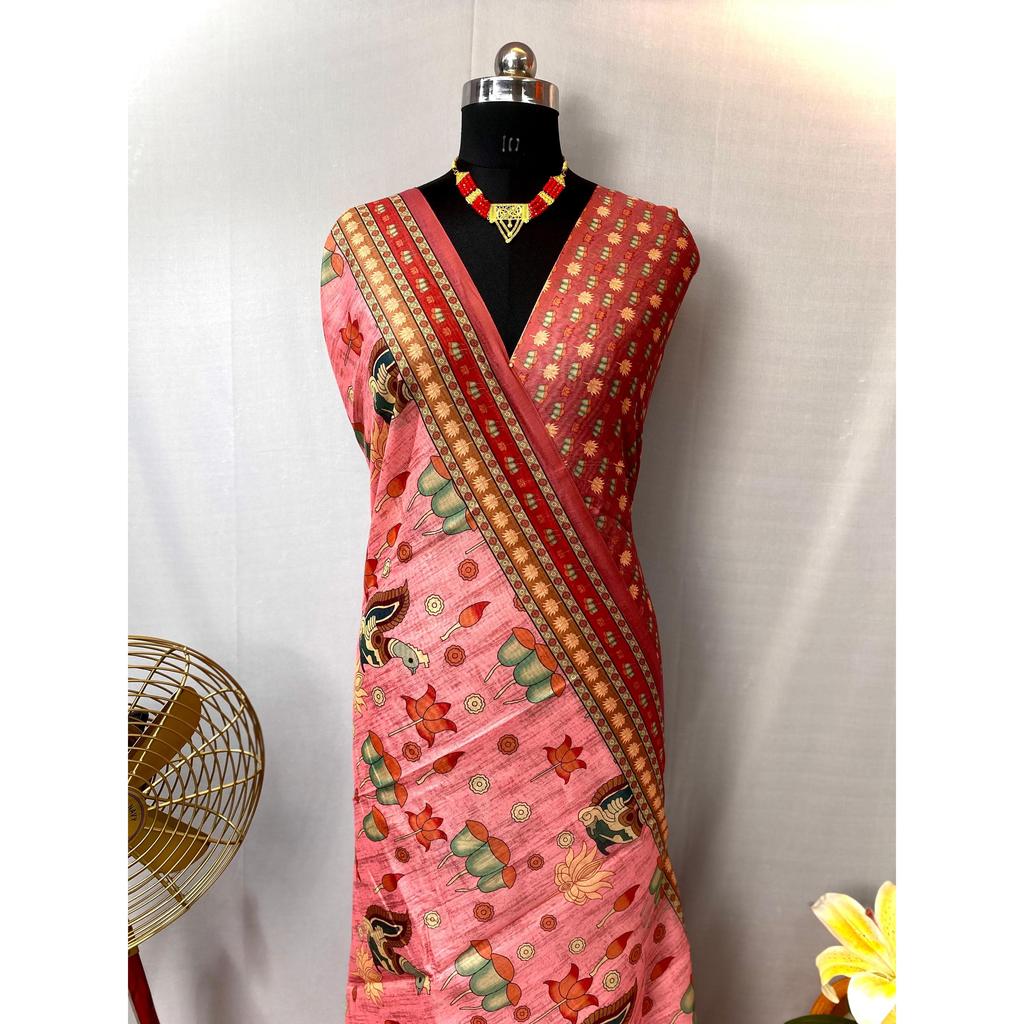 Ren malai bomullssari med stor kant, digitalt trykkkonsept med elegante kalamkari-mønstre, med kontrastfarget stor pallu med dusker festet