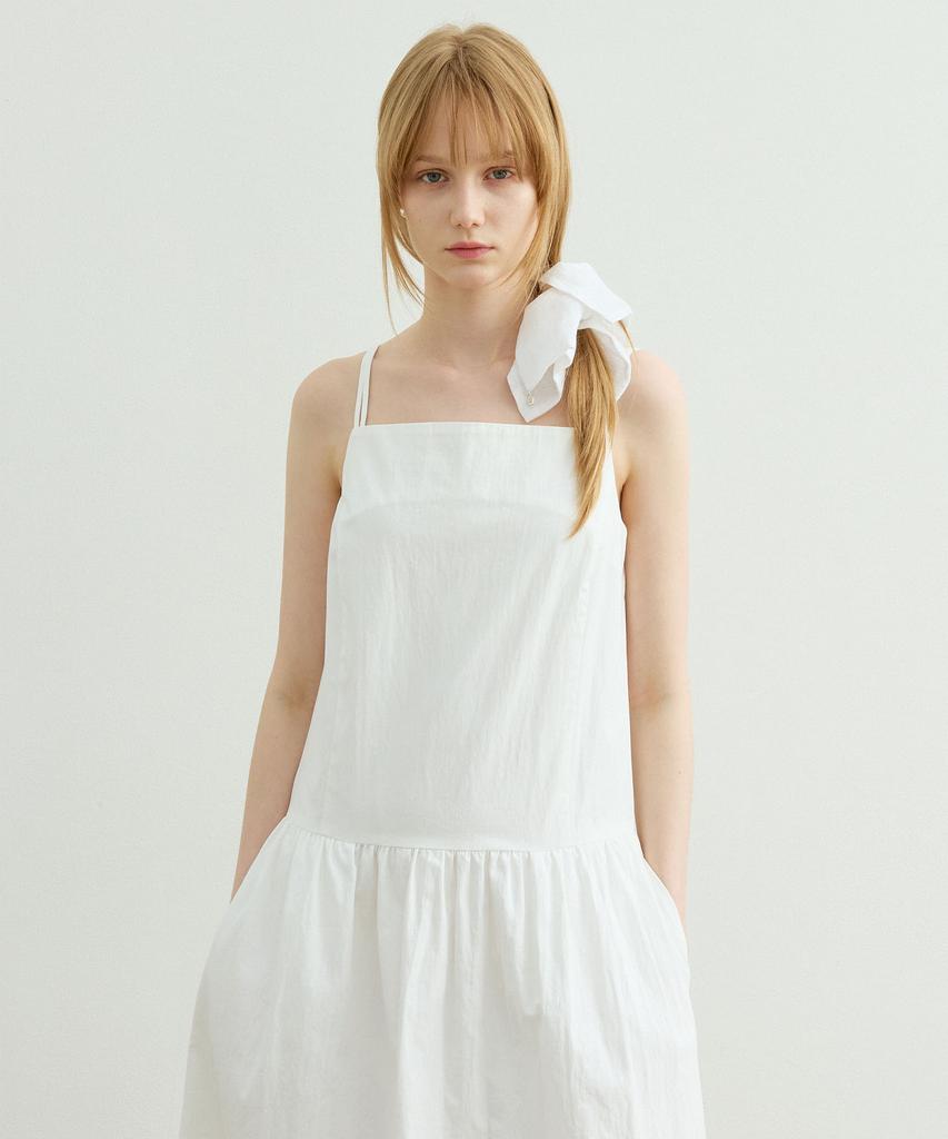 Artid Minimal Shirred Sleeveless Dress_White