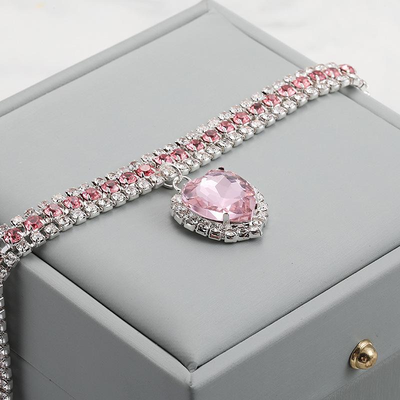 Luxury Crystal Cat Collar Love Pendant Necklace Pet Collar Adjustable Small Dog Cat Neck Ring Rhinestone Collar Pet Accessories